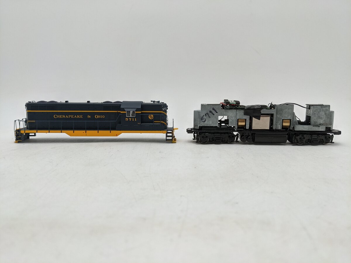 Proto 2000 23556 HO Scale C&O GP7 Diesel Locomotive #5711 EX/Box