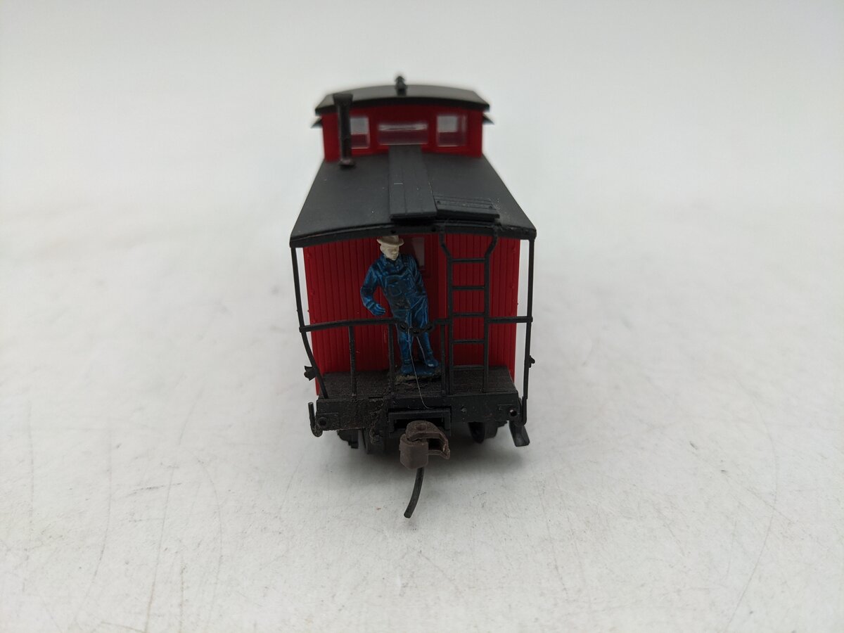 Walthers 932-7521 HO Scale C&O Wood Caboose #90776 EX/Box
