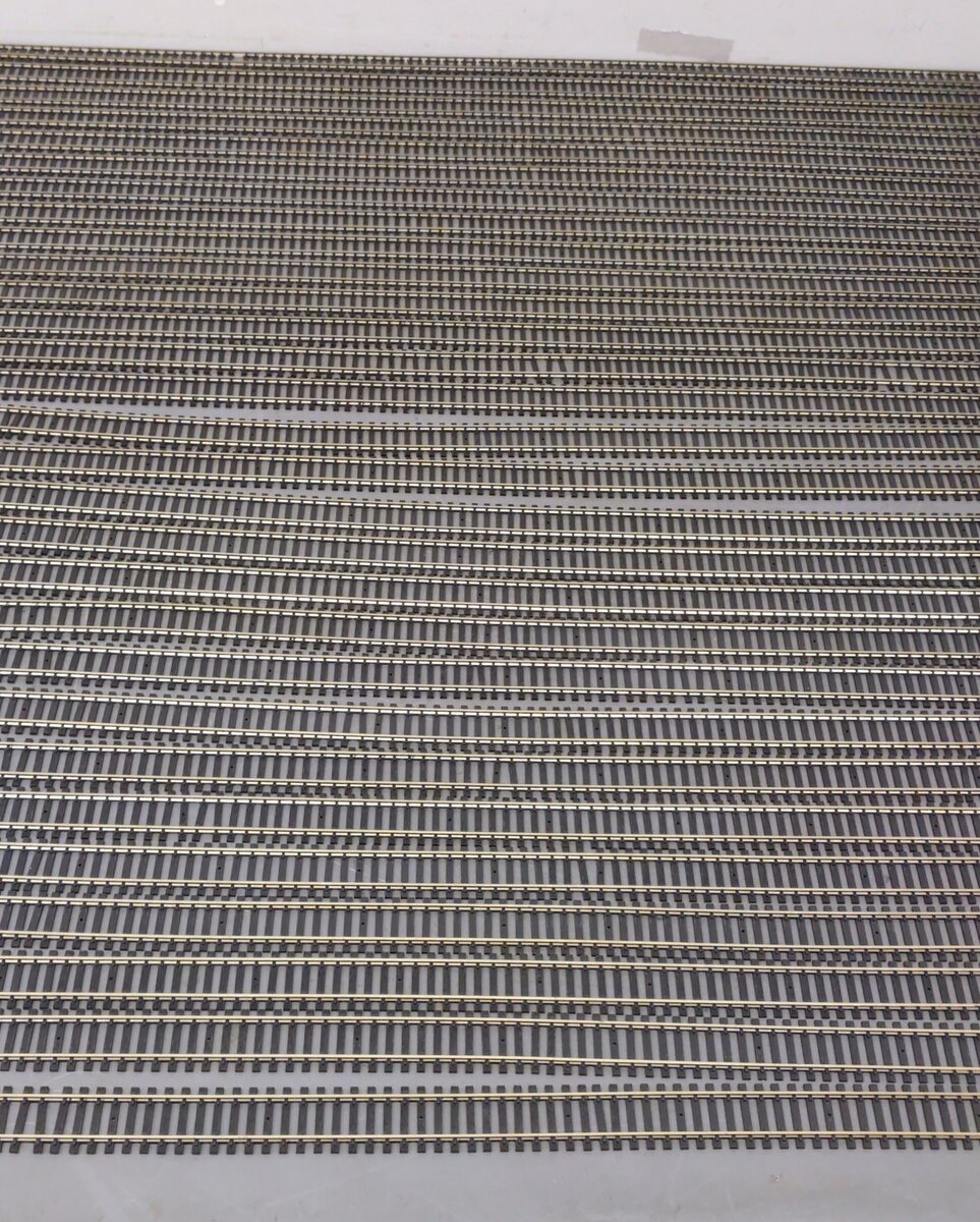 Atlas 168 HO Code 100 3' Nickel Silver Super Flex Track (29) VG