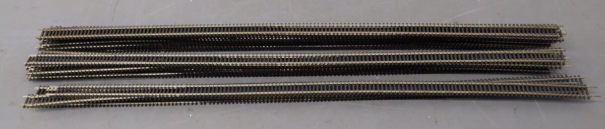Atlas 168 HO Code 100 3' Nickel Silver Super Flex Track (29) VG