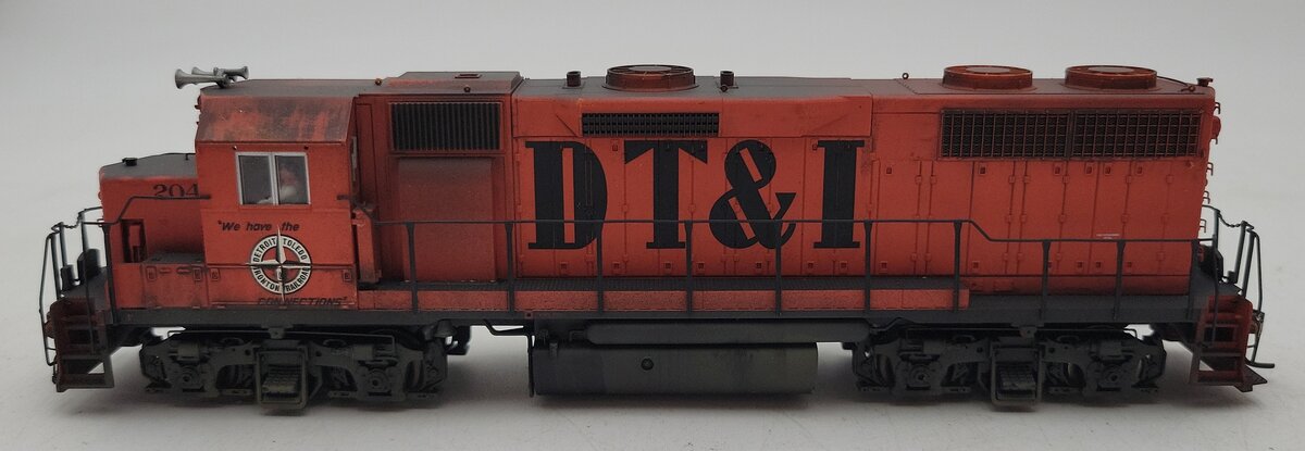 Atlas 9105 HO DT&I  GP-38 Diesel Locomotive #204