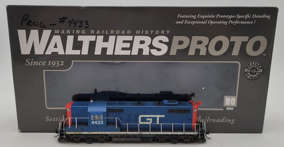 Walthers 920-40876 HO Grand Trunk Western GP9 with Standard DCC #4433/Box