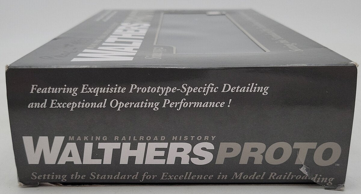 Walthers 920-40876 HO Grand Trunk Western GP9 with Standard DCC #4433/Box