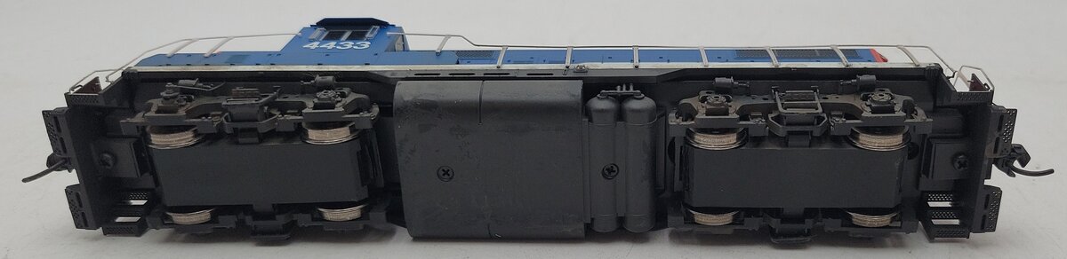 Walthers 920-40876 HO Grand Trunk Western GP9 with Standard DCC #4433/Box