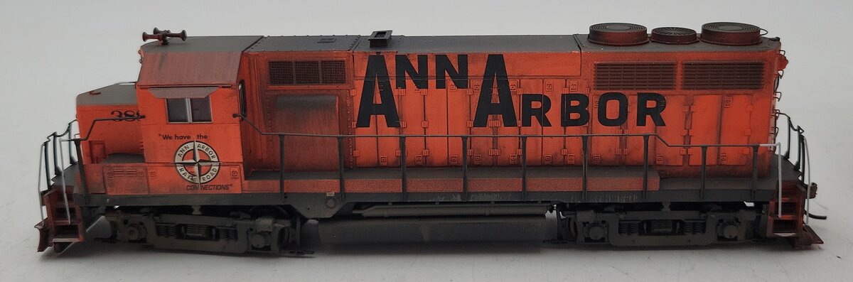 Athearn 91749 HO Ann Arbor GP-35 Diesel Locomotive #388 - Weathered/Box