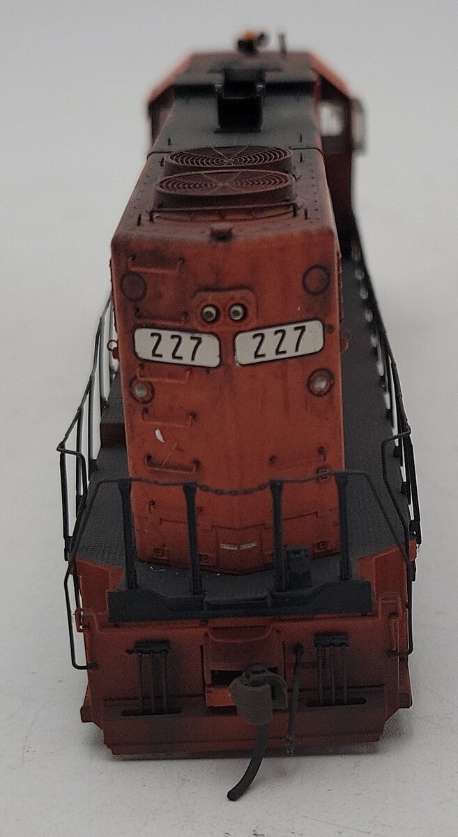 Athearn G65415 HO DT&I GP38-2 Phase 1A Diesel Locomotive w/DCC & Sound #227/Box