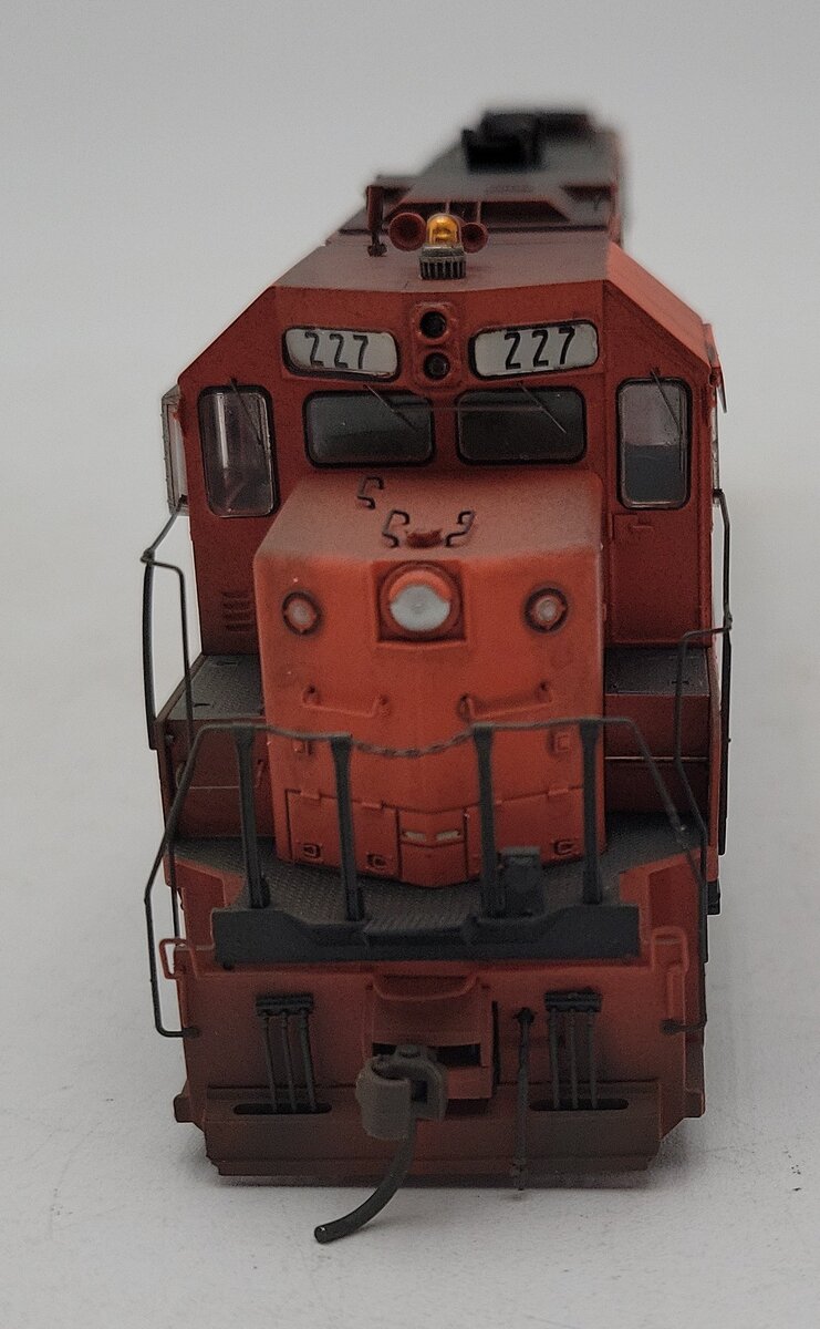 Athearn G65415 HO DT&I GP38-2 Phase 1A Diesel Locomotive w/DCC & Sound #227/Box