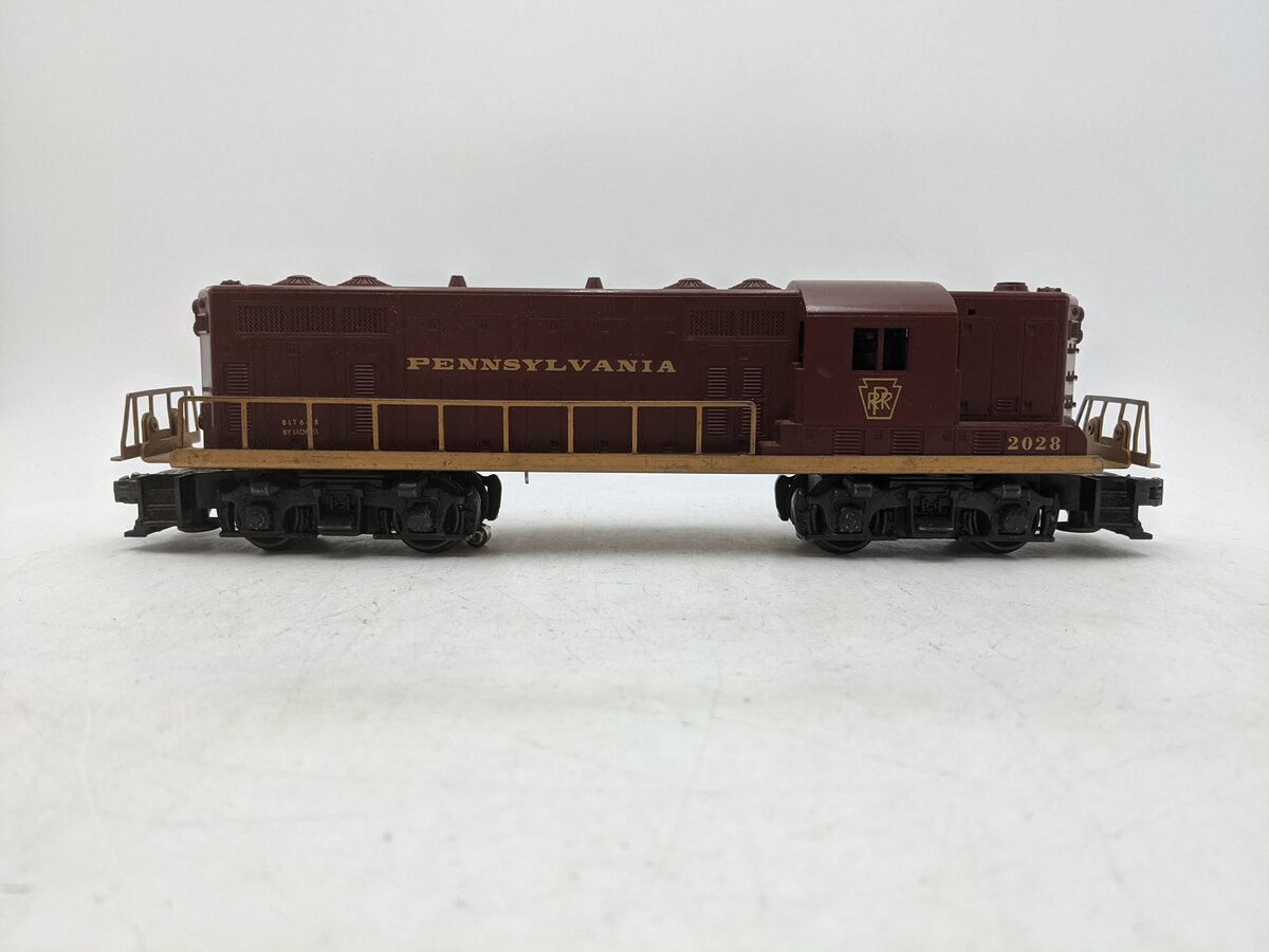 Lionel 2028 Vintage O Pennsylvania GP-7 Diesel Locomotive VG/Box