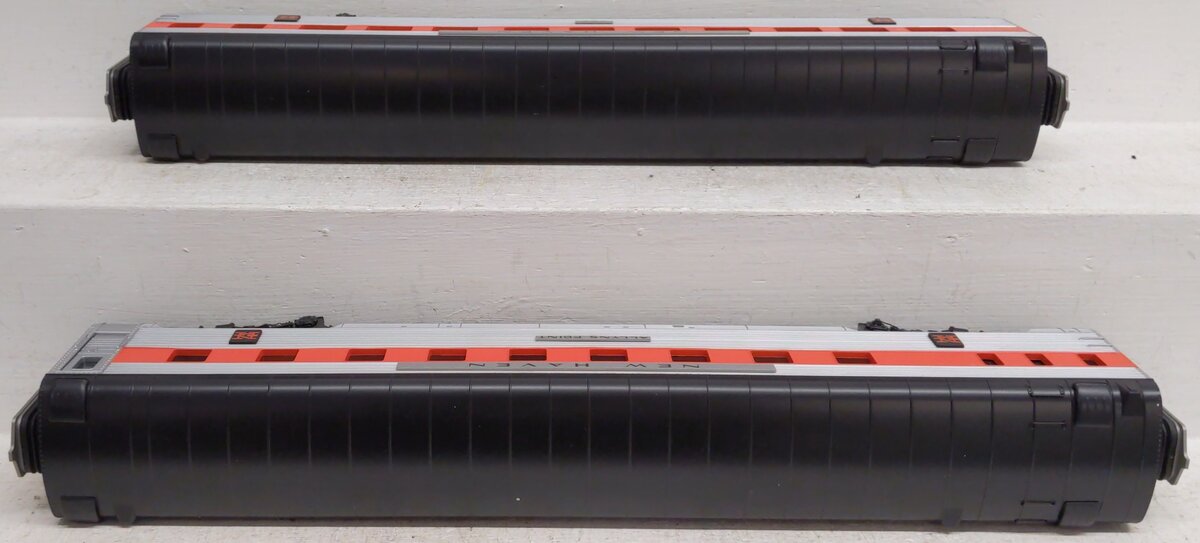MTH 20-66085 O NH 70' Streamlined Sleeper/Diner Passenger Car Set (Set of 2) EX/Box