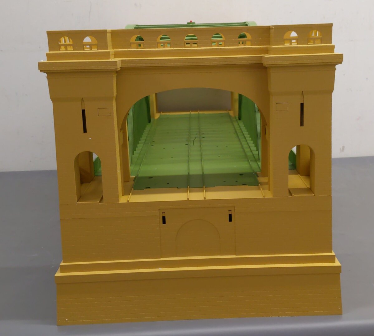 MTH 30-9021 O Hell Gate Bridge Cream & Green LN/Box