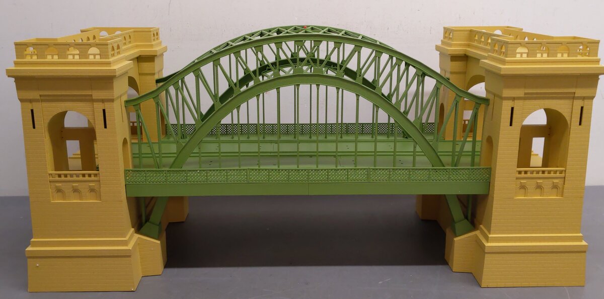 MTH 30-9021 O Hell Gate Bridge Cream & Green LN/Box