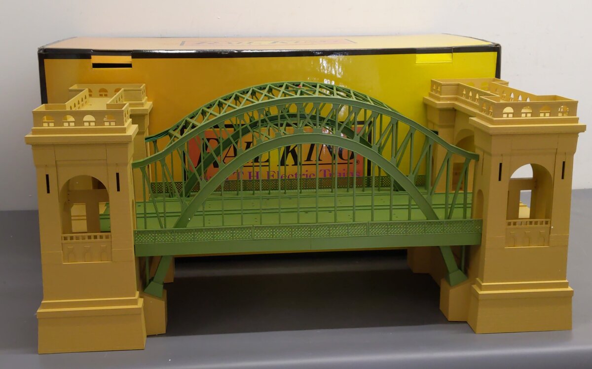 MTH 30-9021 O Hell Gate Bridge Cream & Green LN/Box