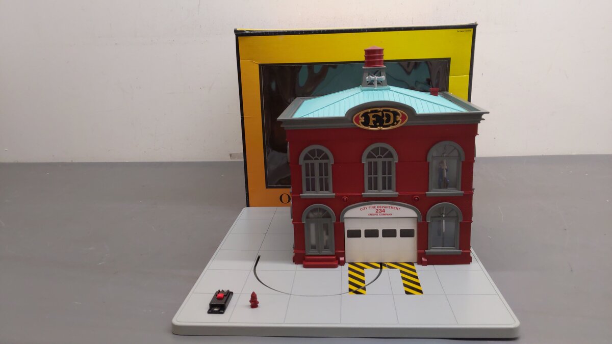 MTH 30-9102 O Gauge Operating Firehouse EX/Box