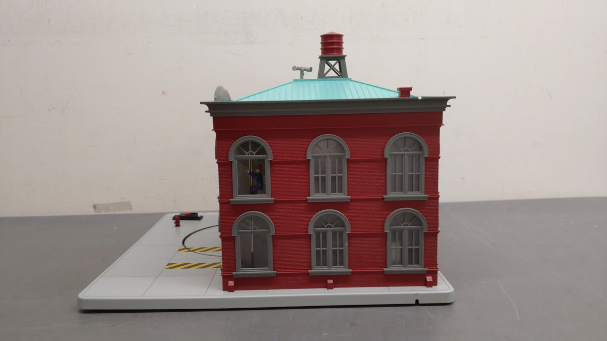 MTH 30-9102 O Gauge Operating Firehouse EX/Box