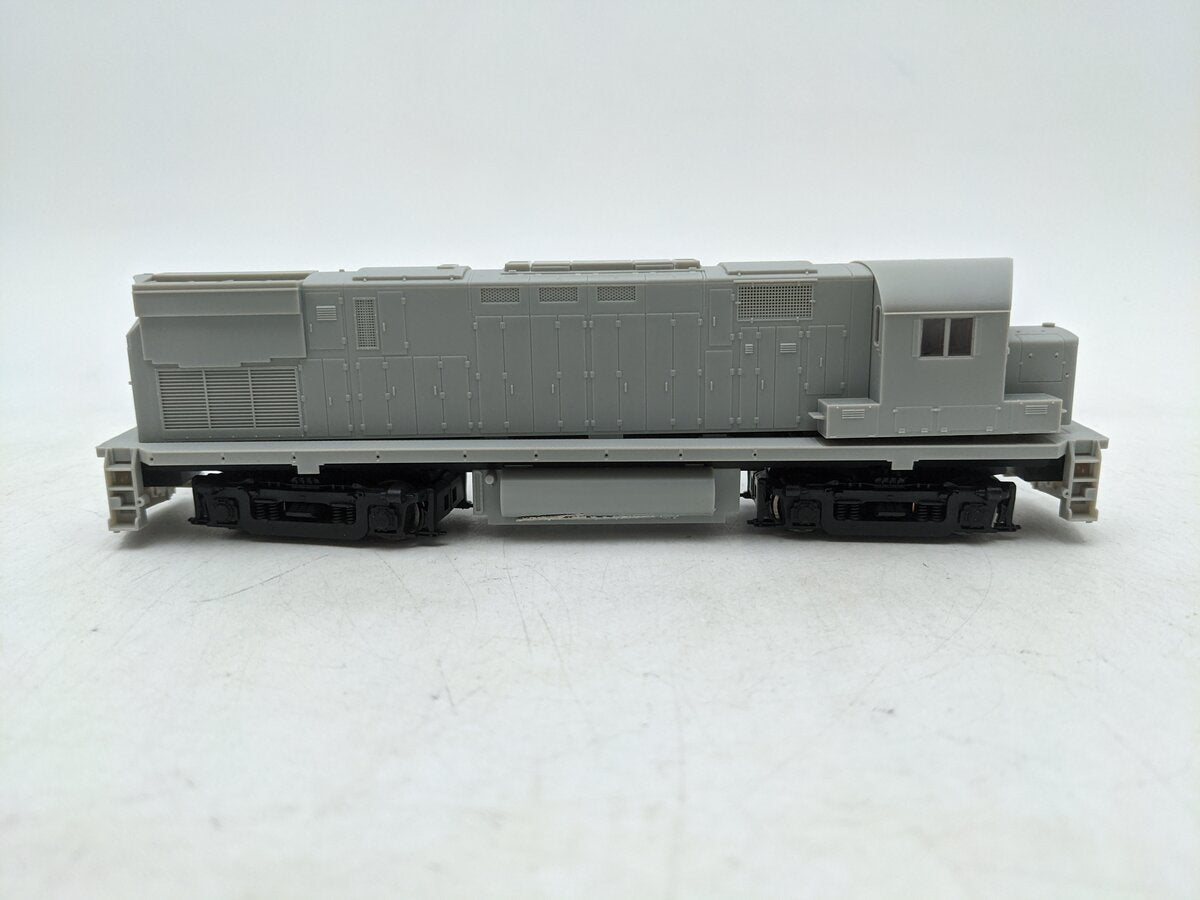 Atlas 9360 HO Undecorated C-425 Locomotive EX/Box