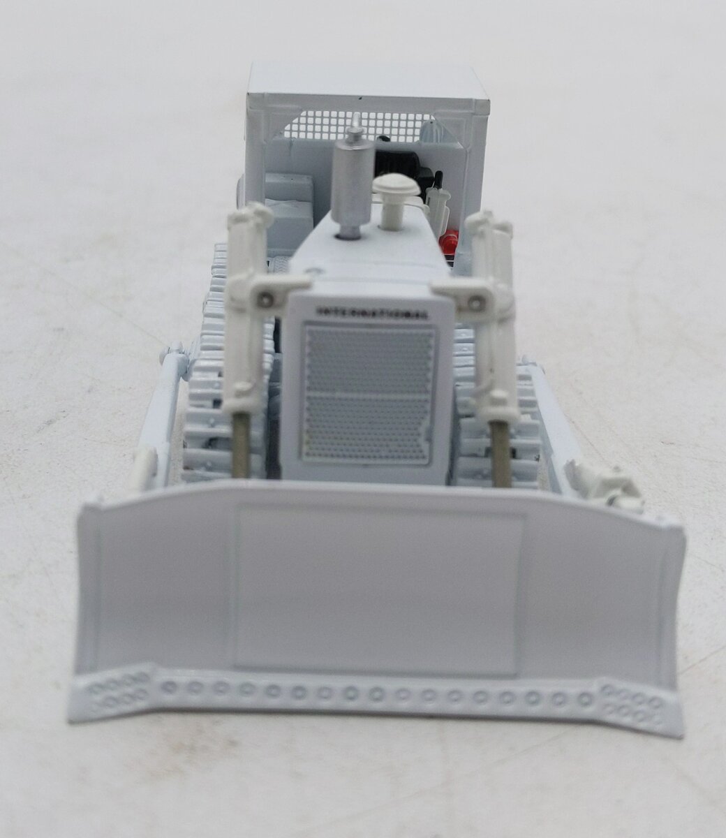 International Harvester TD-25 1:87 Scale Diesel Crawler With Ripper LN/Box
