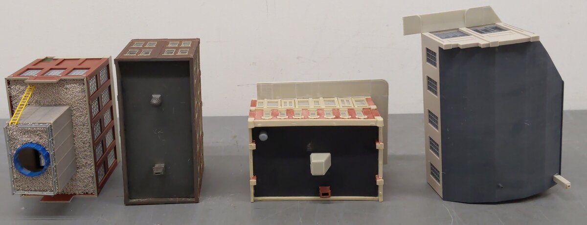 Assorted HO Scale Buildings [4] EX