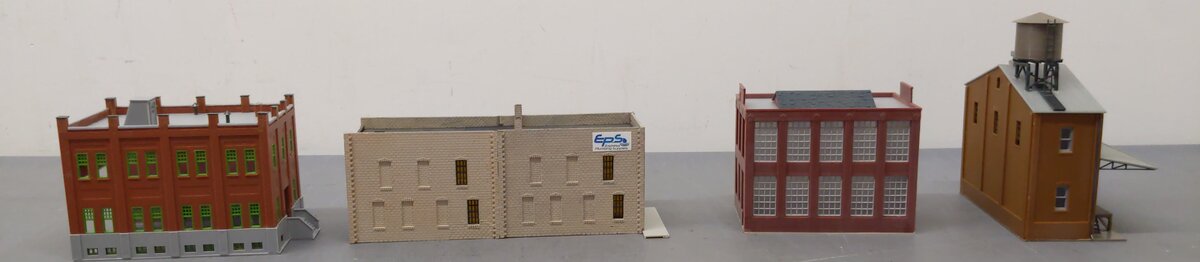 Assorted HO Scale Factory Buildings [4] EX