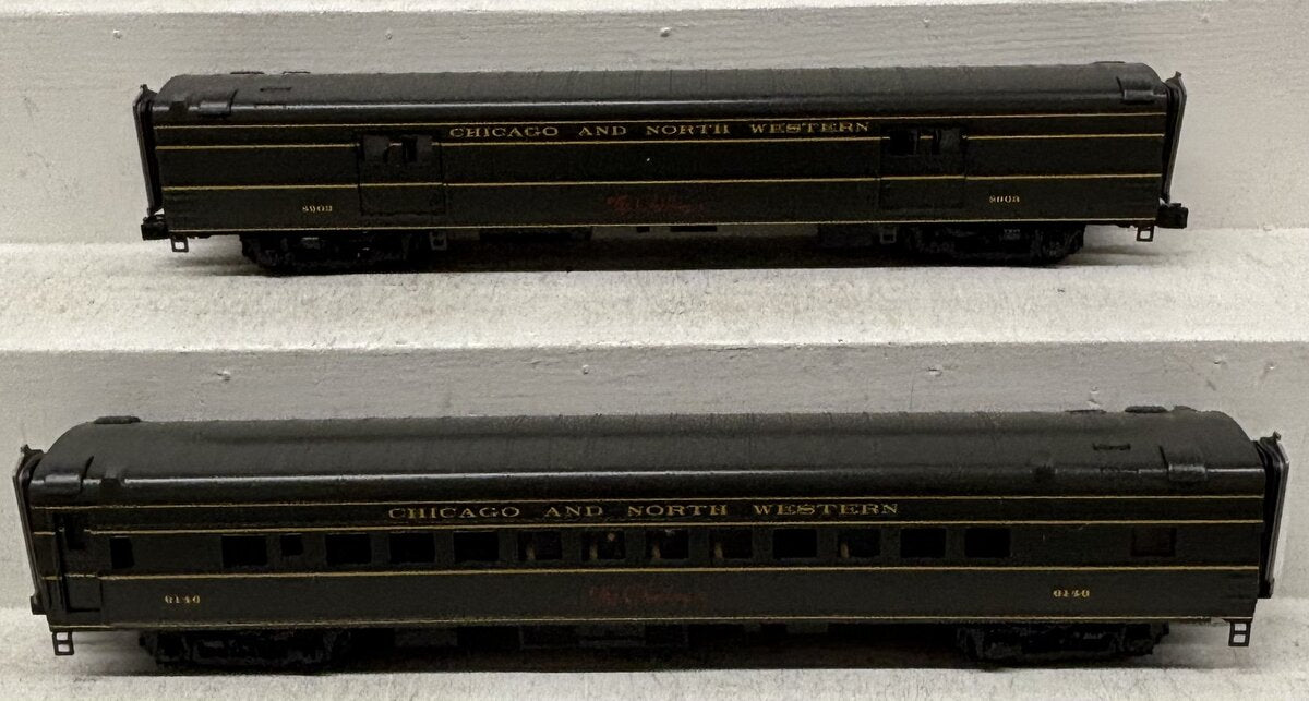 MTH 20-69129 O CNW 70’ Streamlined Baggage/Coach Passenger Car Set (Set of 2) LN/Box