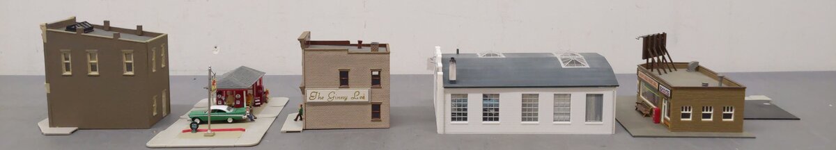 Assorted HO Scale Buildings [5] EX