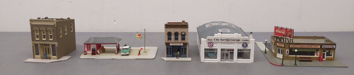 Assorted HO Scale Buildings [5] EX