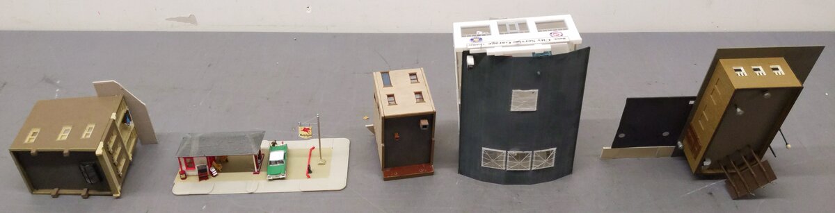 Assorted HO Scale Buildings [5] EX