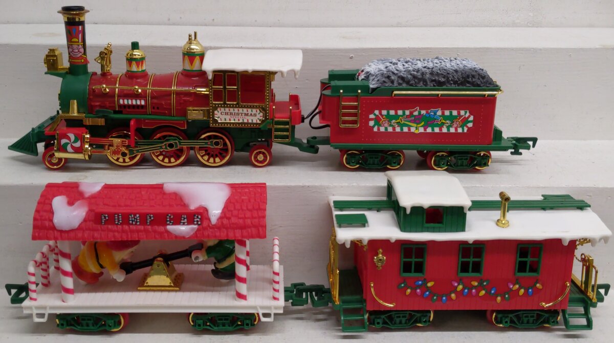 New Bright 183 Musical Christmas Express G Gauge Steam Train Set EX/Box