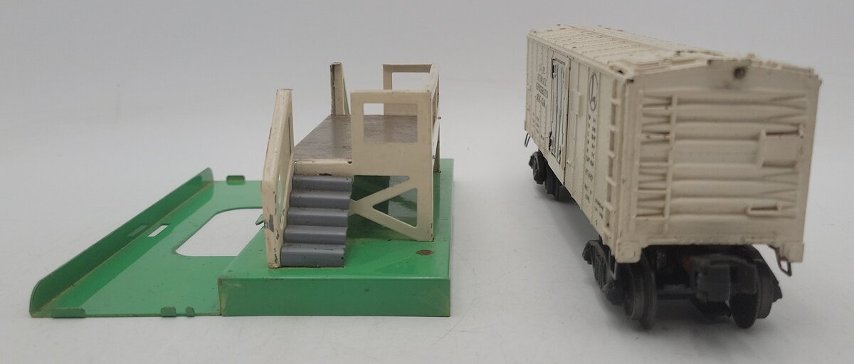 Lionel 3462 Vintage O Operating Milk Car w/ Platform