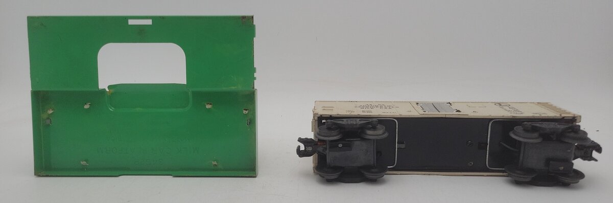Lionel 3462 Vintage O Operating Milk Car w/ Platform