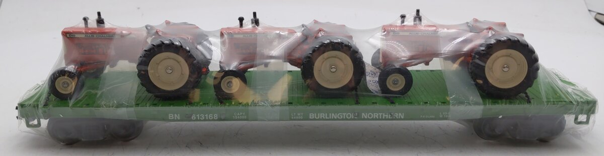 Right-of-Way 613168 O Scale BN Flatcar w/ 3 Tractor Load #613168 NIB