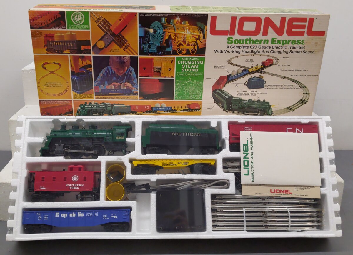Lionel 6-1384 O Gauge Southern Express Steam Locomotive Freight Set NIB