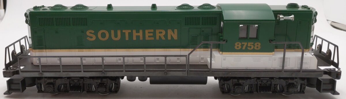 Lionel 6-8758 O Gauge Southern GP-7 Dummy Diesel Locomotive EX/Box