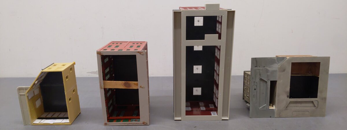 Assorted HO Scale Buildings [4] EX