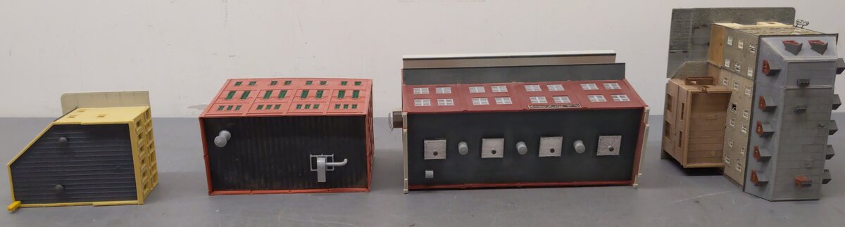 Assorted HO Scale Buildings [4] EX