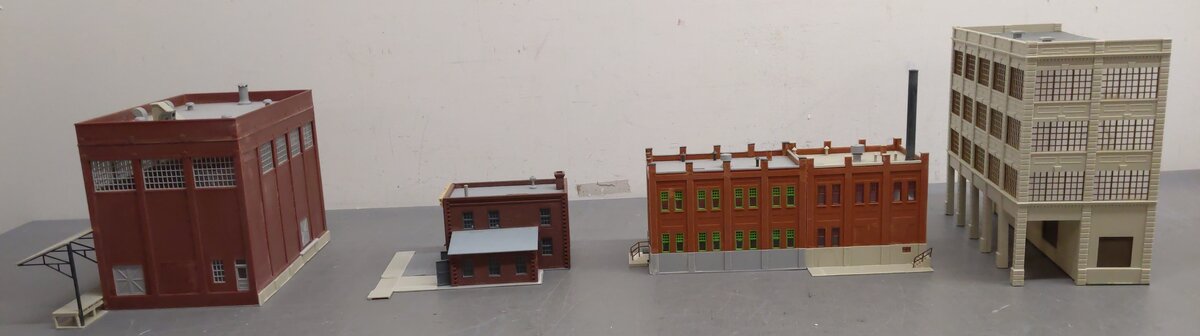 Assorted HO Scale Factory Buildings [4] EX