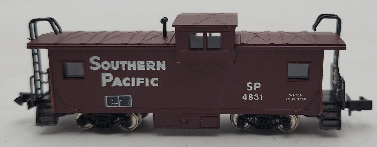 Con-Cor 0001-01261C N Scale Southern Pacific Extended Vision Caboose #4831 LN/Box