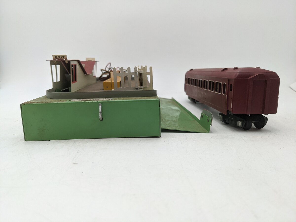American Flyer 766 Vintage S Animated Station VG/Box