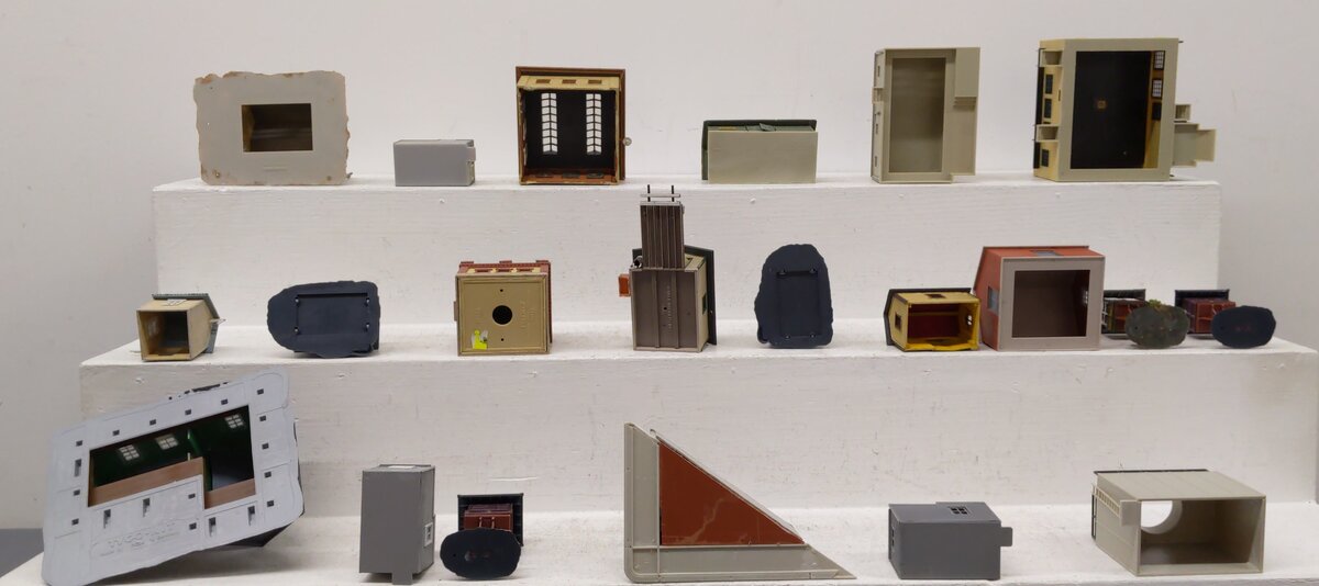 Assorted HO Scale Buildings [21] EX