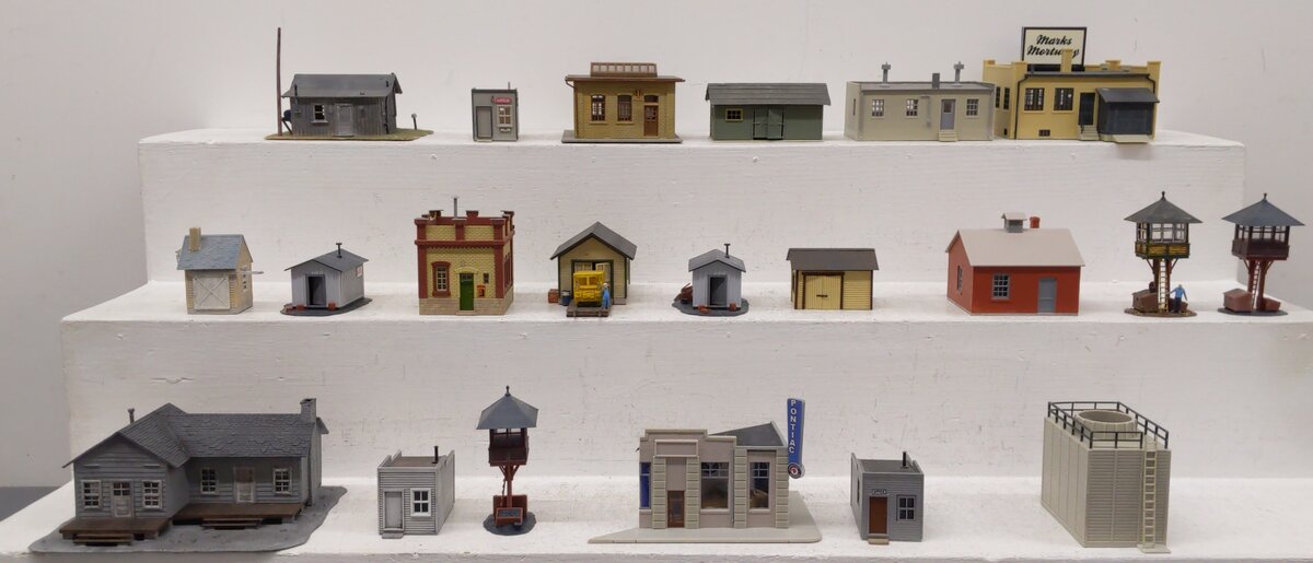 Assorted HO Scale Buildings [21] EX