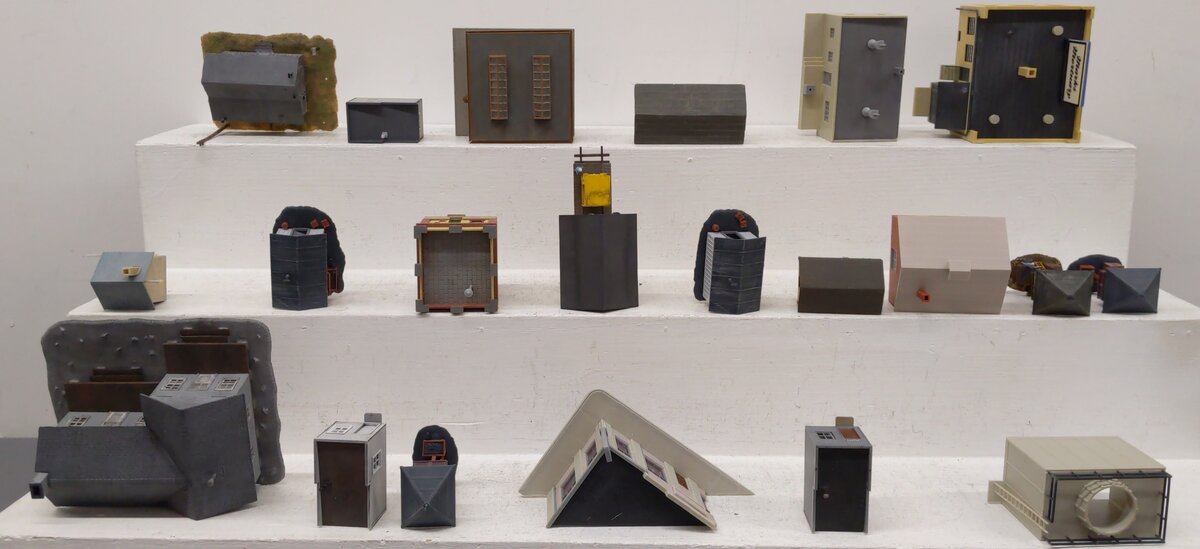 Assorted HO Scale Buildings [21] EX