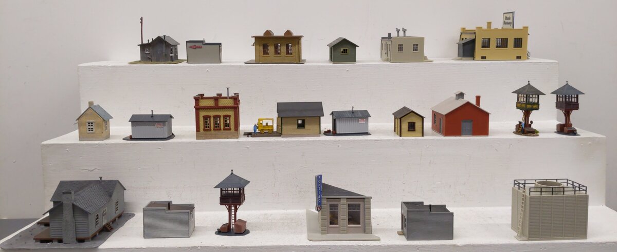 Assorted HO Scale Buildings [21] EX