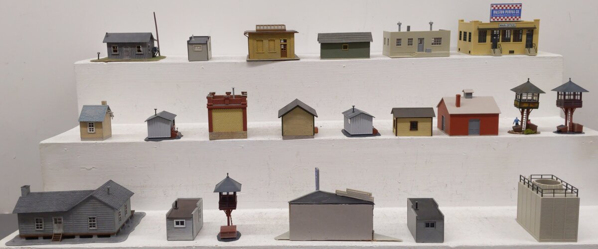 Assorted HO Scale Buildings [21] EX