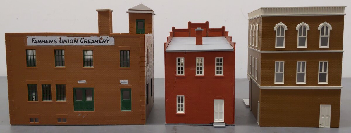 Lionel & Walthers HO Assorted Buildings [3] VG