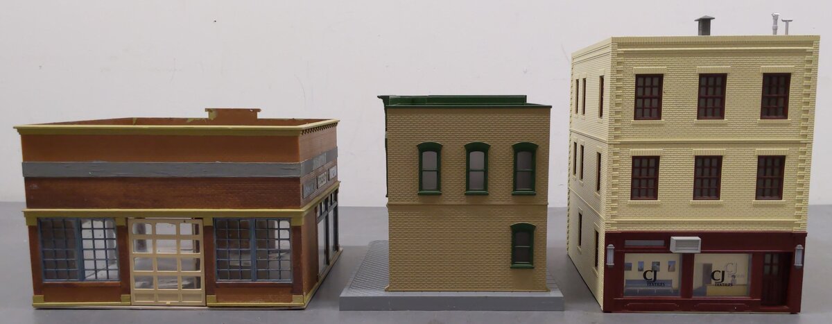 MTH & Other HO Assorted Buildings [3] VG