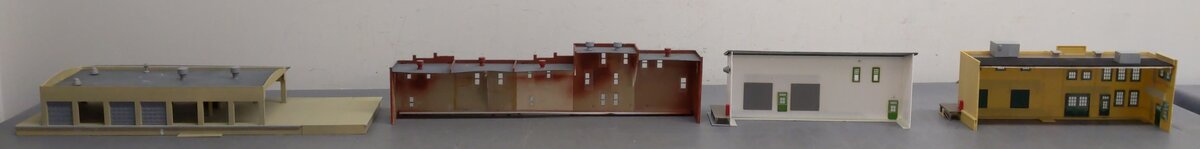 Assorted HO Scale Factory Buildings [4] EX
