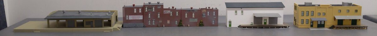 Assorted HO Scale Factory Buildings [4] EX