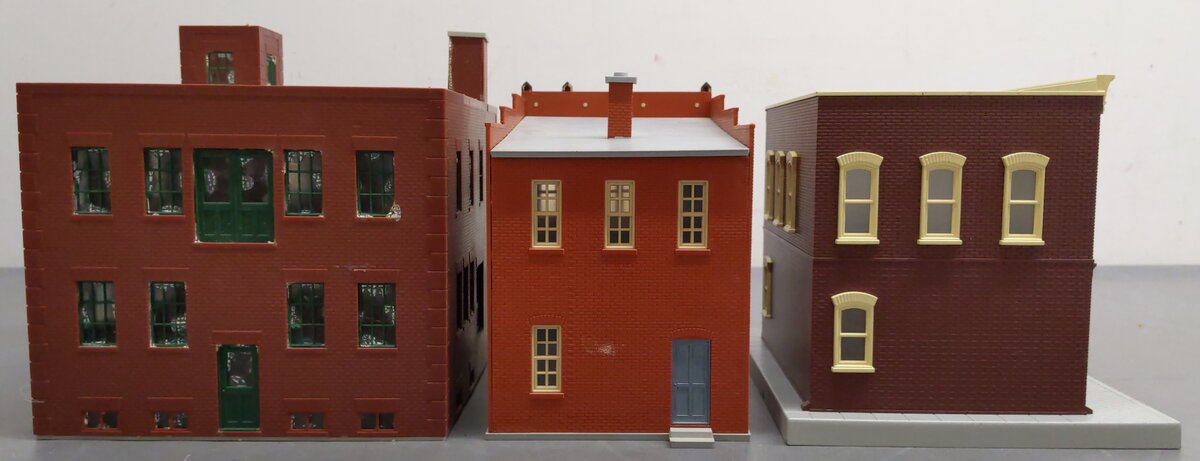 MTH & Walthers HO Assorted Buildings [3] VG