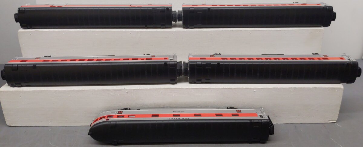 MTH 20-80003C O Gauge New Haven 70' Streamlined Passenger 5-Car Set EX/Box
