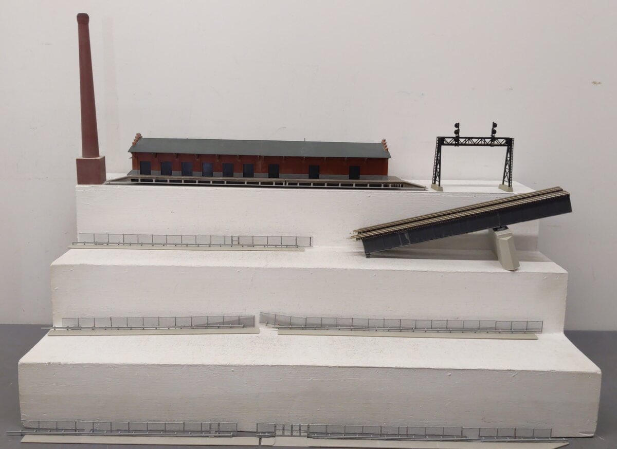 Assorted HO Scale Factory Buildings & Accessories [9] EX