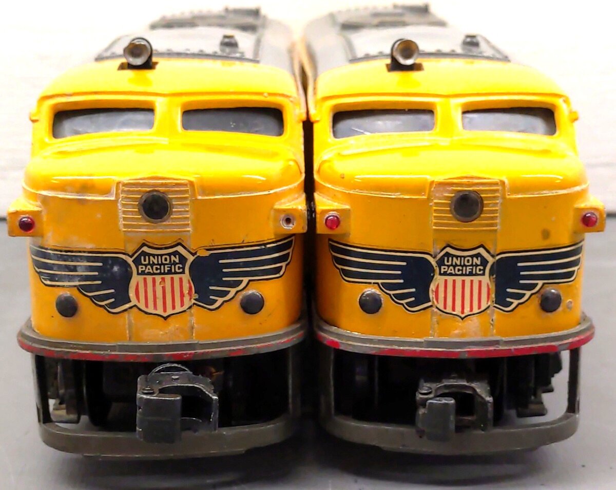 Lionel 2023 Vintage O Union Pacific Alco AA Diesel Locomotive Set VG/Box